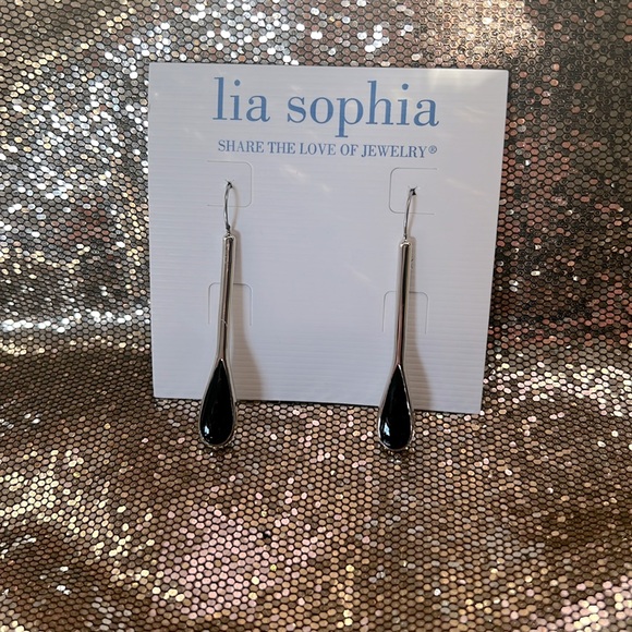 NWT Long Silver w/Black Tear Drop Earrings - Picture 1 of 2